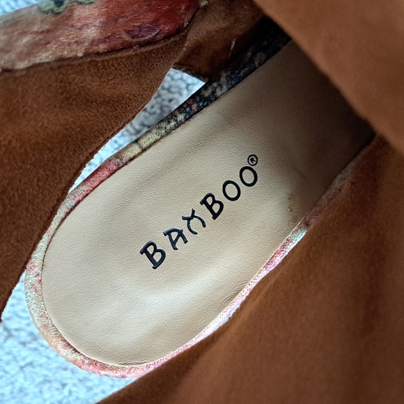 BAMBOO Print Velour Booties - Picture 12 of 13